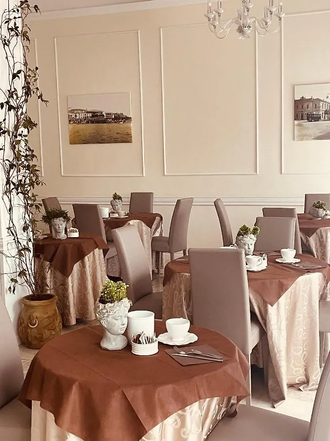 Hotel Regina Margherita Bordighera 2*,  Italy