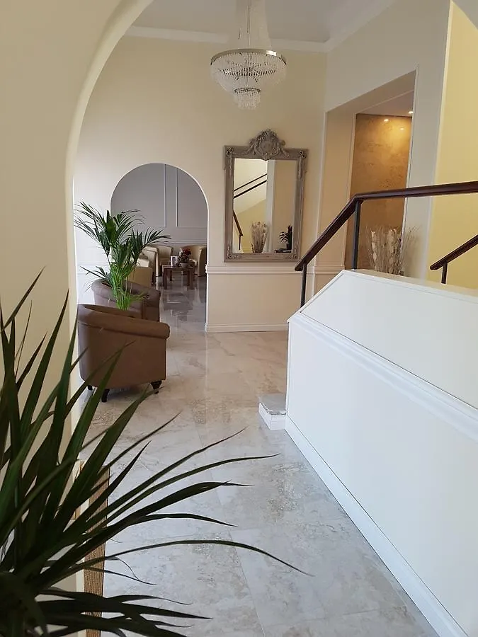 Hotel Regina Margherita Bordighera 2*,  Italy